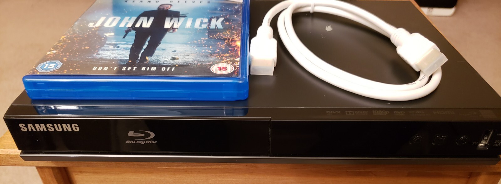 Samsung BDJ4500R Bluray DVD Player Compact Black HDMI Full HD Player