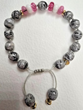 LOLA ROSE MOTTLED GREY AGATE & PINK / WHITE QUARTZ GEMSTONE BRACELET - NWOT