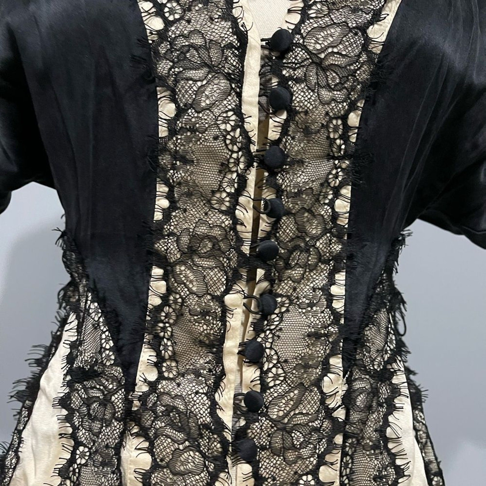 Cute blouse - image 4