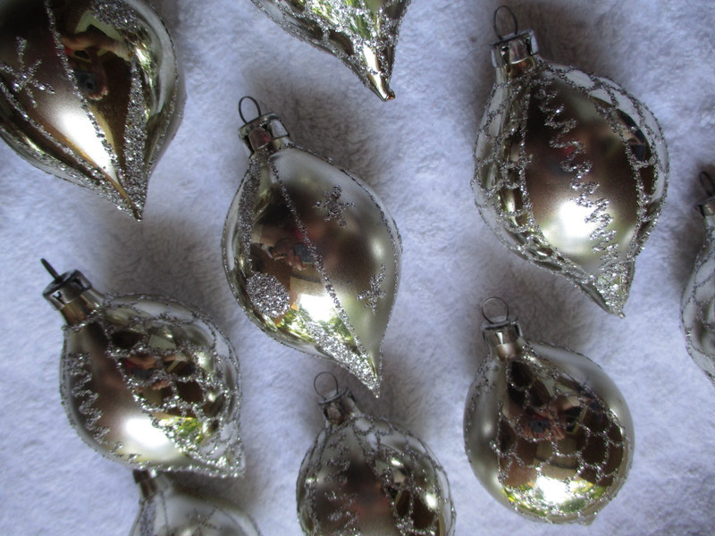 Vintage 10 Bright Silver Glitter Teardrop Glass Ball Christmas Ornaments lot