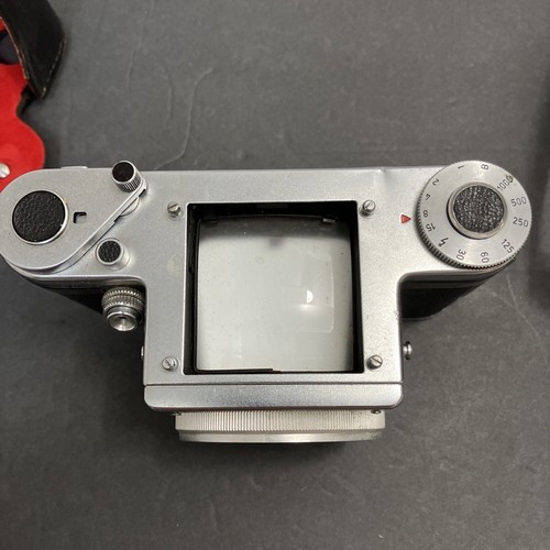 Praktisix II 6x6 medium format camera body ( for parts ) - Picture 5 of 17