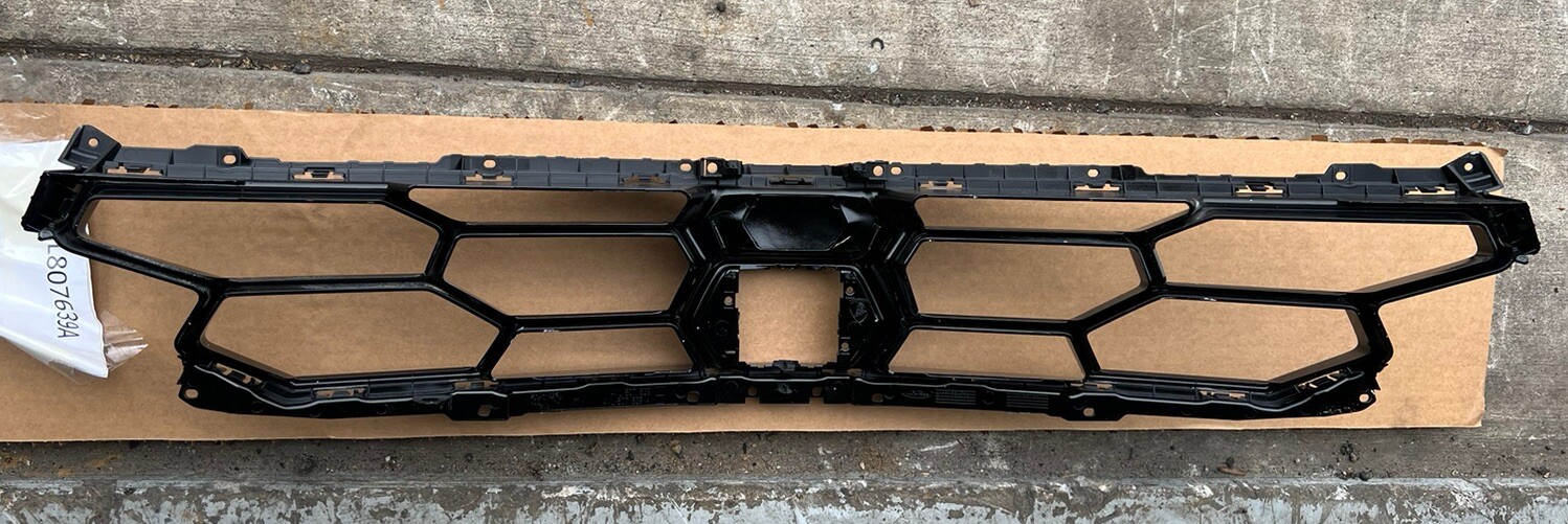 LAMBORGHINI URUS 4ML807639A -ORIGINAL GRILLE FRONT CENTER  GENUINE GLOSSY BLACK