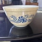 Vintage PYREX “Homestead” 401 Mixing Bowl Beige/Blue 1-1/2 Pint 750ml