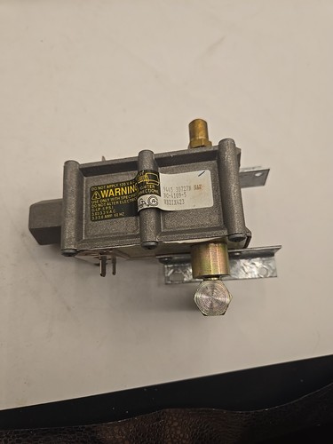 NOS Gas Range Part # WB21X423 - Valve Nc4109-5 USED (LT18)