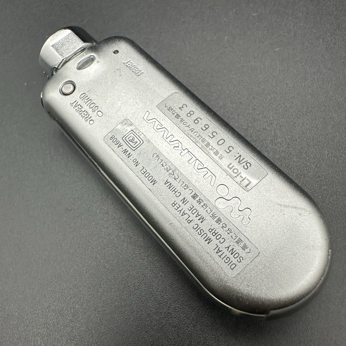 SONY NW-A608 Portable Audio Player Walkman 2GB Silver Fully Tested