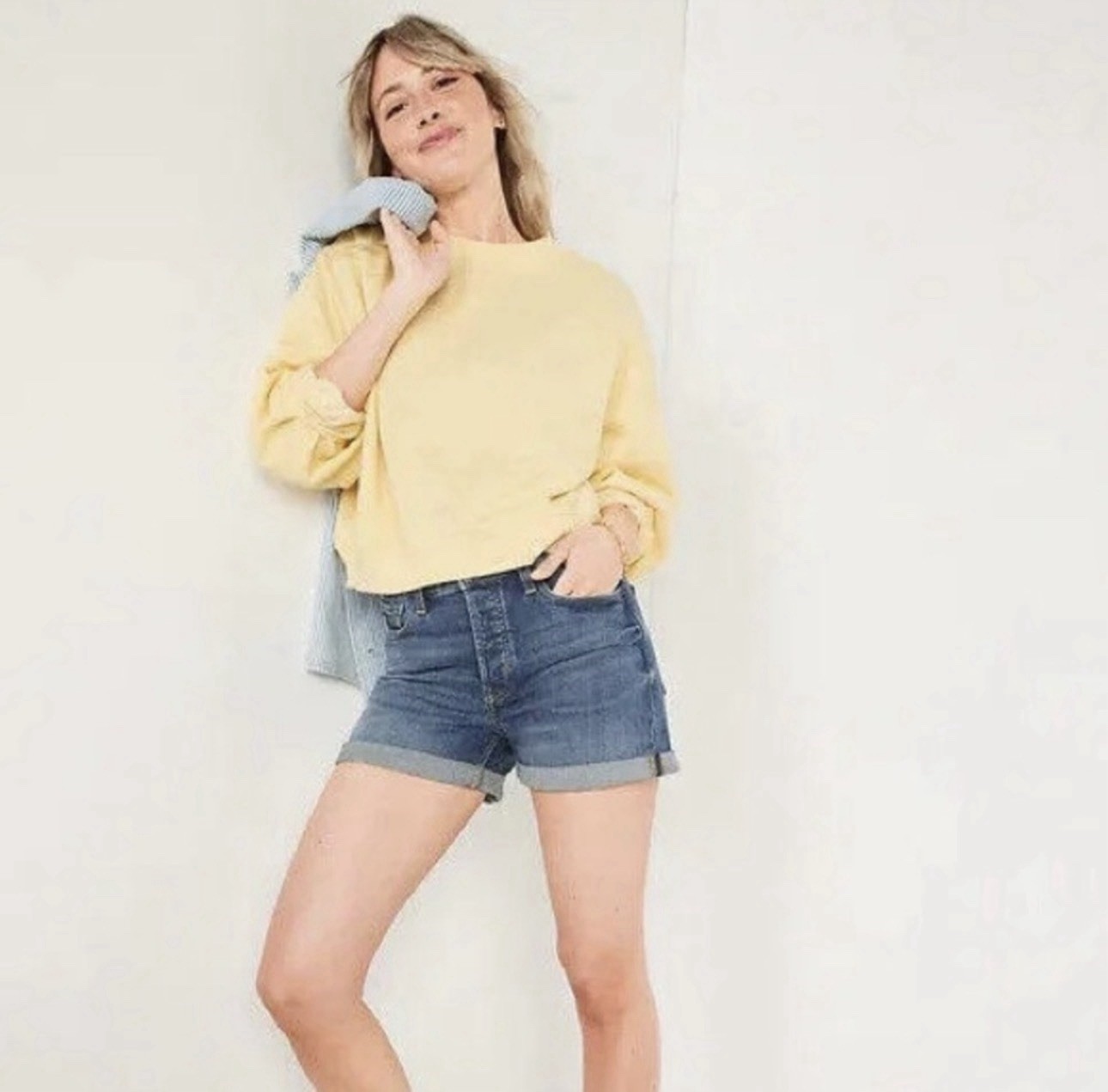 Old Navy OG Women's High-Rise Straight Jean Shorts Size 2 Denim Button Fly