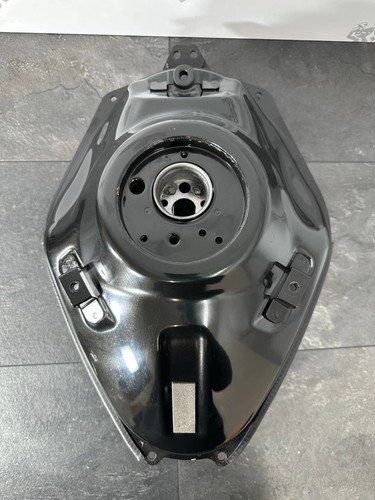 Yamaha R125 R 125 2024 Fuel Tank Petrol Tank Black 6890 Miles 2023-2025 OEM UK - Picture 1 of 16