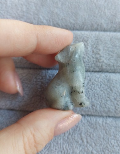 Schöner Wolf aus ectem Labradorit Schöner Wolf aus ectem Labradorit