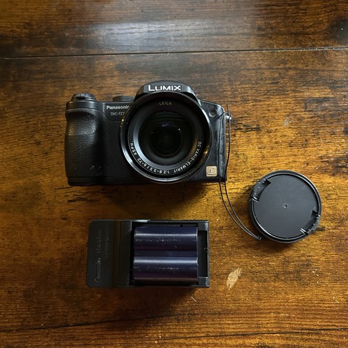 Panasonic Lumix DMC- FZ7 With 2 Batteries & Charger - Tested & Working