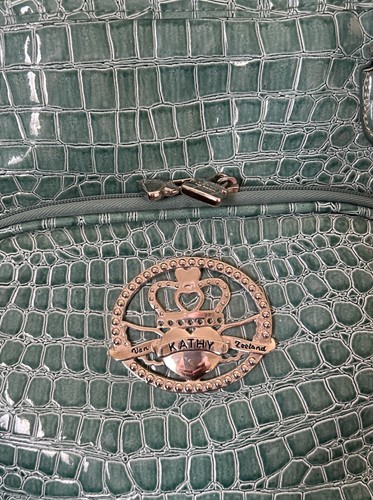 Borsa a tracolla Kathy Van Zeeland favolosa grande verde finto coccodrillo PVC XL - Foto 8 di 12