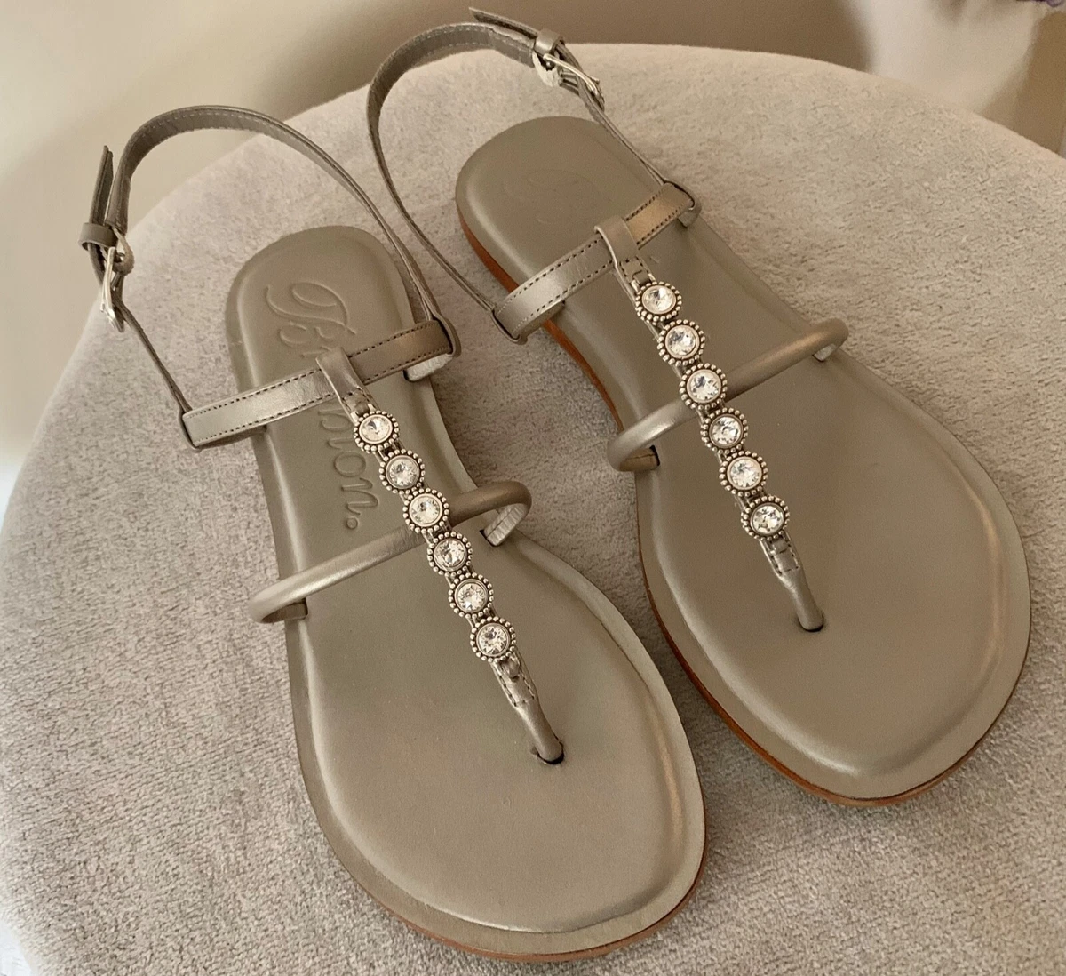Narrow silver store sandals