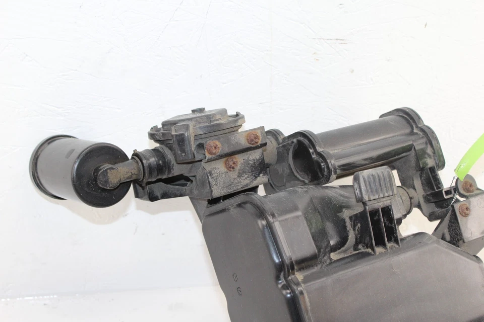 BMW 528i xDrive 2012-2016 combustible EVAP bote de carbón OEM Foto 4 de 4