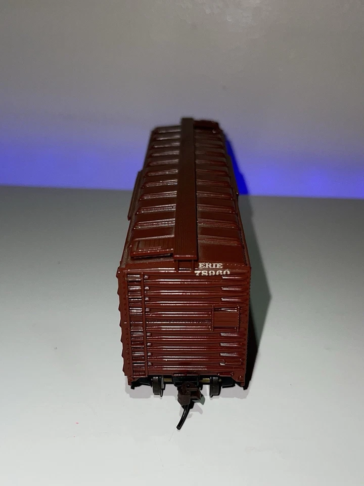 Kar-Line HO scale 40’ Boxcar — ERIE #78960 with kadees & metal wheels - Image 3 of 4