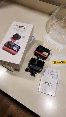 Insta360 ONE R  with 2 Lenses 360 and action camera and  boosted battery 