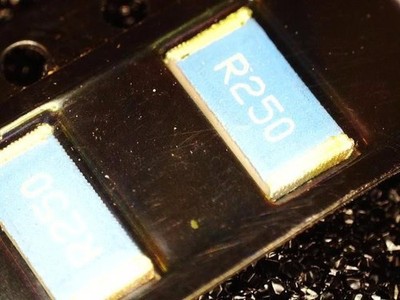30PCS LR2512LF-01-R250-J IRC Current Sense Resistors - SMD 0.25Ω ±5% 2W 2512