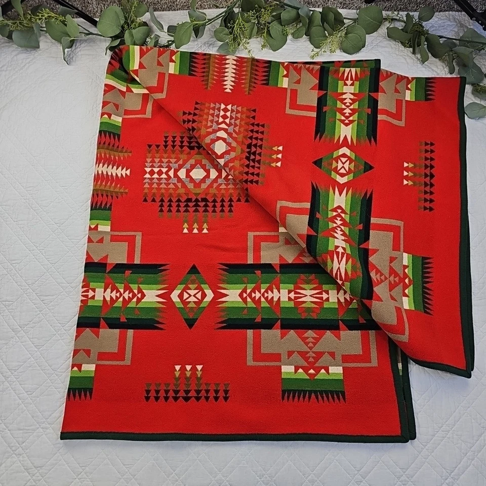 VTG Pendleton Beaver State Red and Green Aztec Throw Blanket 58" x 73" - Image 4 of 4