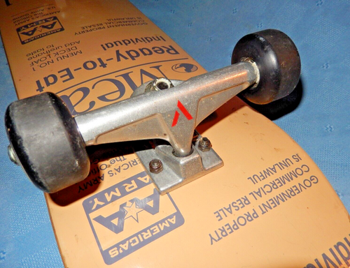 31" Skateboard AMERICA'S ARMY/MRE Deck / Mini Logo 52MM Wheels /Venture Trucks - Picture 9 of 13