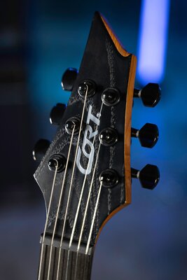 Cort KX700 EverTune Open Pore Black Seymour Duncan Sentient