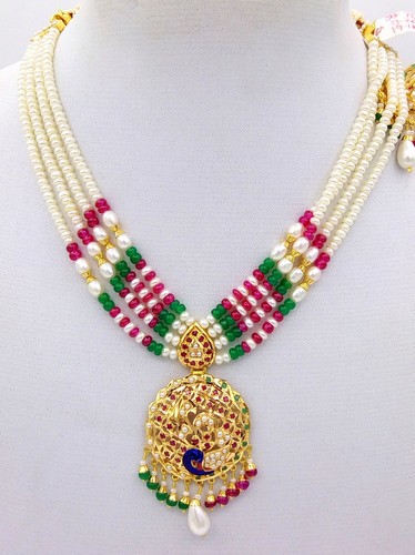 GOLD PENDANT EARRING SET 