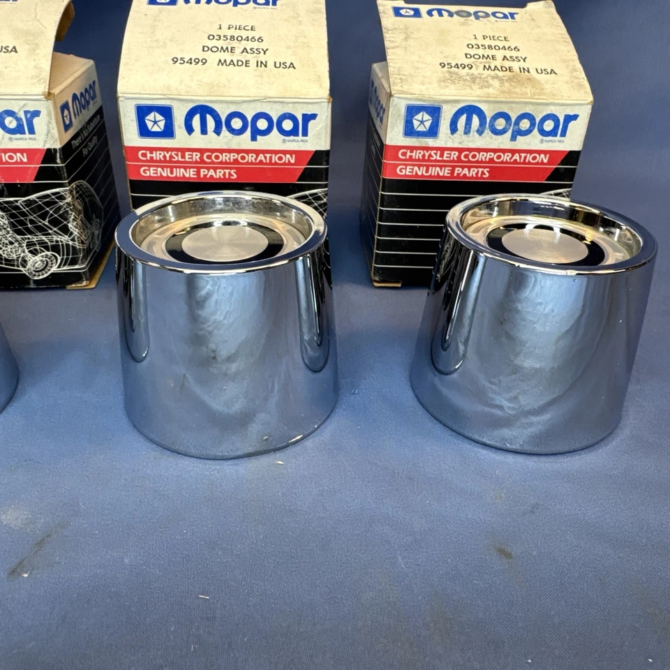 Новый из старых запасов набор из 4 центральных колпаков Dodge Plymouth Magnum 500 номер детали 3580466 - Изображение 4 из 4