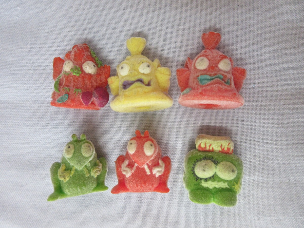 The Grossery Gang Trash Pack Special Edition Flocked x Junk Jumper,  Grotty Fr