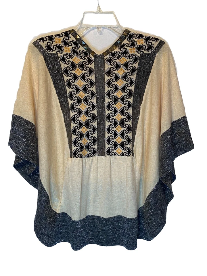 Poncho Suéter Hoss Intropia Anthropologie Talla Pequeña Boho Tachonado Negro/Marfil Foto 2 de 4