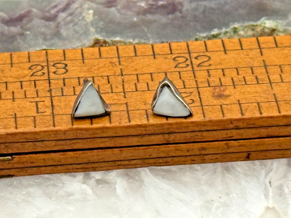 Pendientes Navajo de plata esterlina con peón antiguo de madreperla--TB568,25 Foto 4 de 4