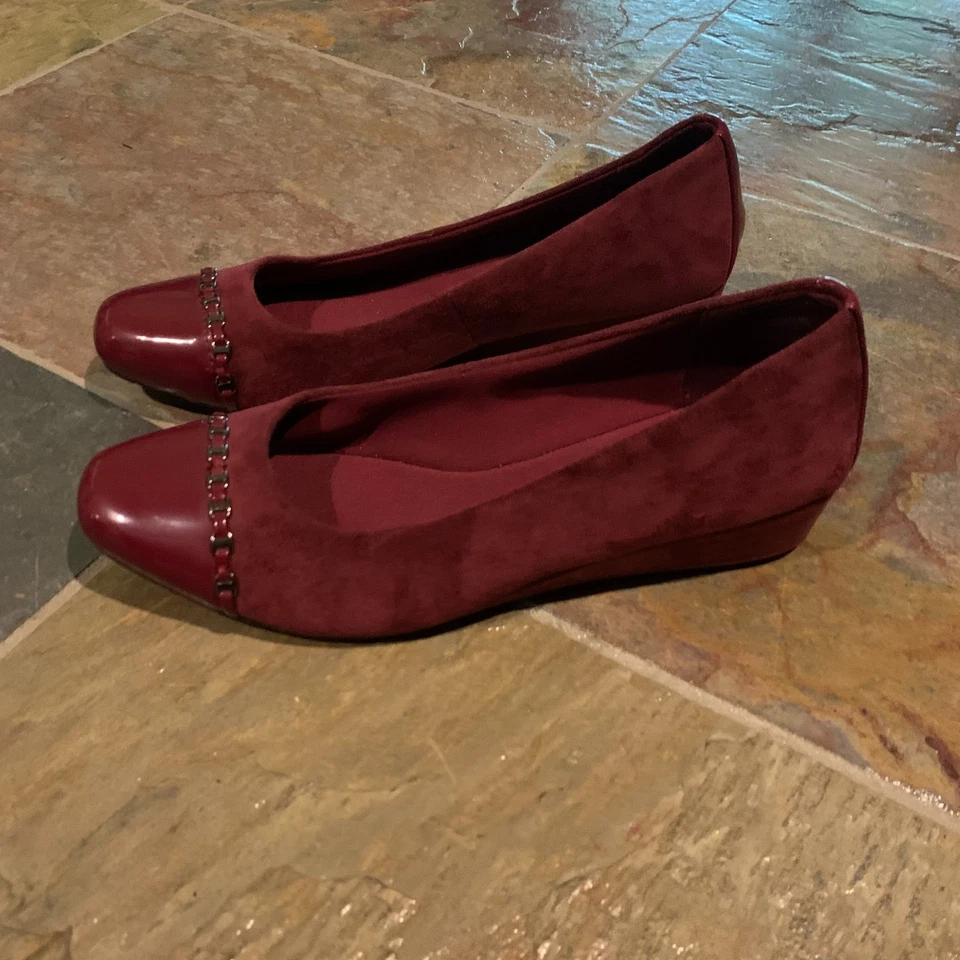 ANNE KLEIN Akmaysel iFlex Granate Puntera Plana - Talla 8M (#S620) Foto 3 de 4