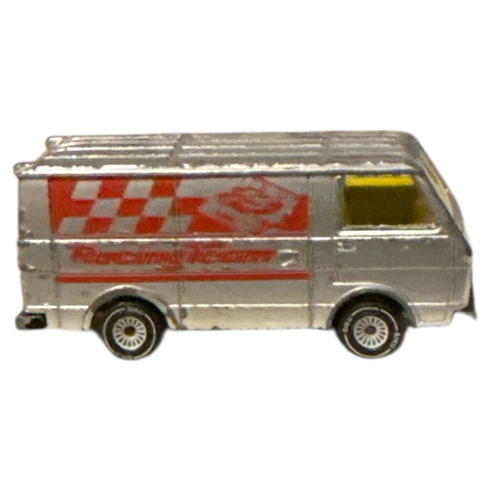 Siku #1334 VW LT 28 Kastenwagen Silver Porsche Racing Team Alemania SUELTO Foto 2 de 4