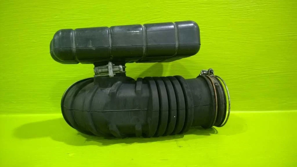 04 DIAMANTE AIR CLEANER INTAKE TUBE HOSE DUCT OEM 3670-46 - Image 2 of 2