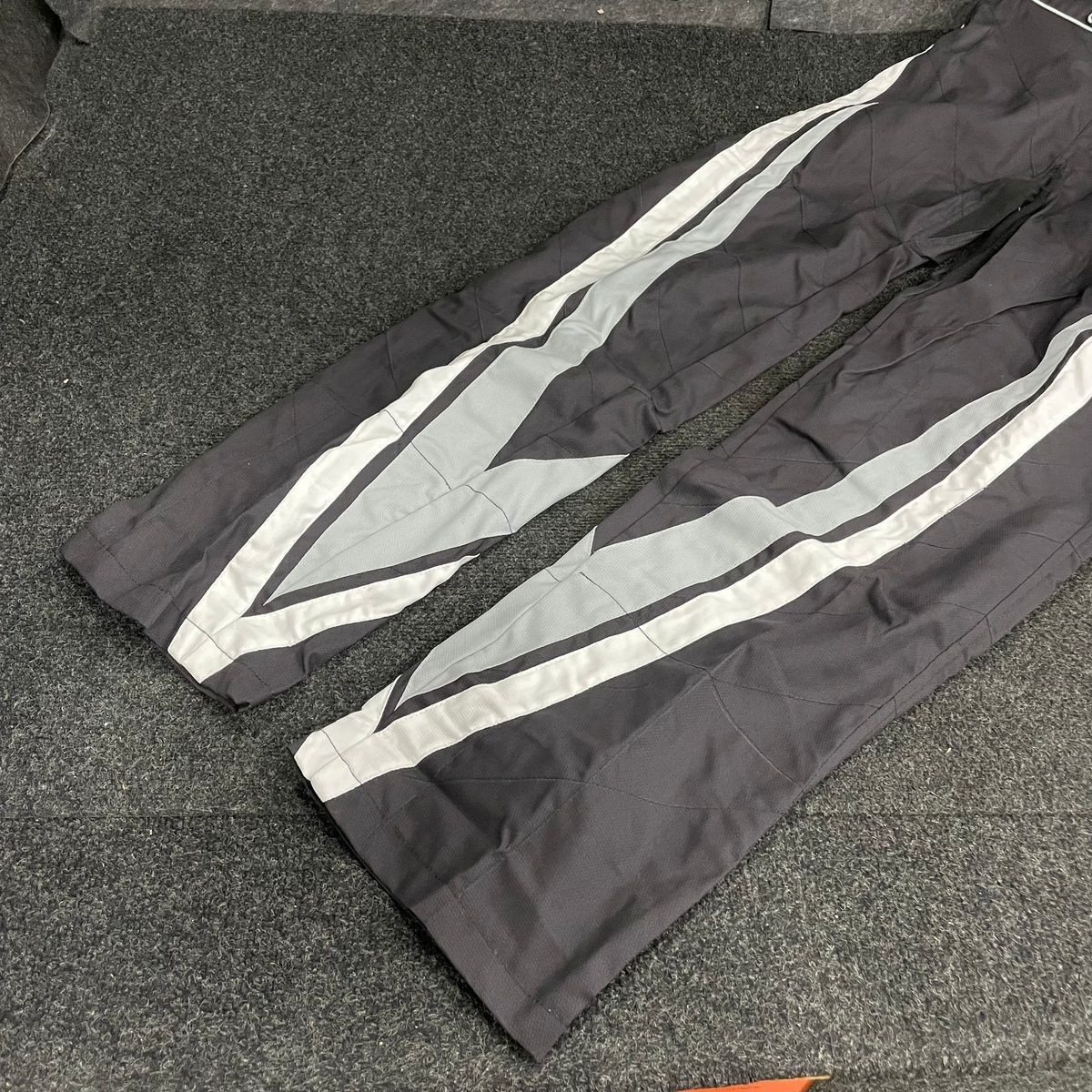 K1 RACEGEAR Victory Auto Racing Suit Size XL, Black/White/Grey 20-VIC-N-XL*