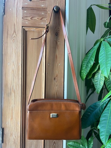 Bally Vintage Tan Shoulder Bag Handbag - Picture 23 of 23
