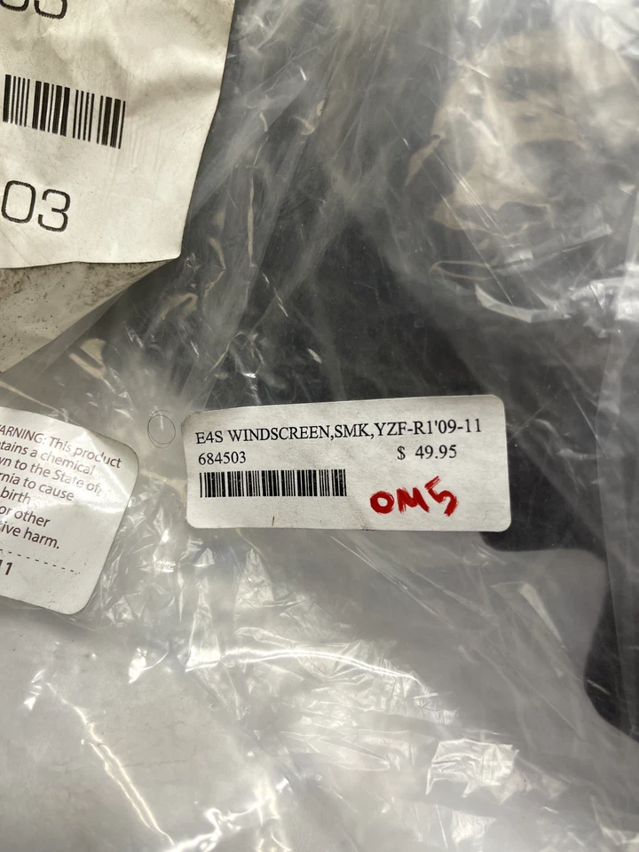 E4S YFZ R1 PARABRISAS ACRÍLICO HUMO OSCURO 09-11 A810S 68-4503 Foto 3 de 4