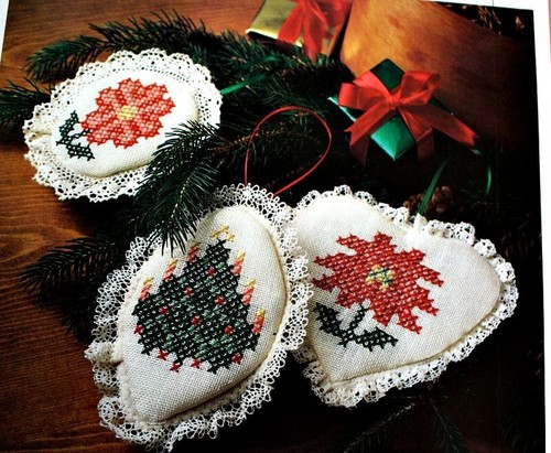 VTG Christmas Joys To Craft Stitch Book Better Homes & Gardens Hardcover 1985 16 - Picture 3 of 5