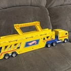 Vintage 1986 Hot Wheels Semi Truck Trailer Transporter Car Hauler Carrying Case