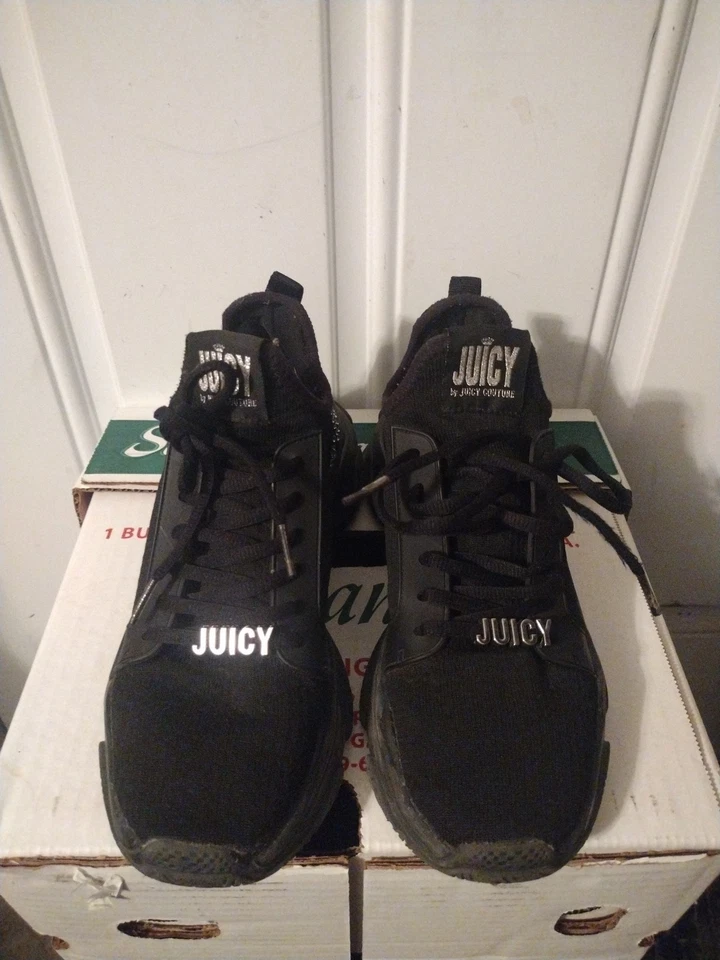 Tênis feminino Juicy by Juicy Couture com strass tamanho 8 - Imagem 2 de 4