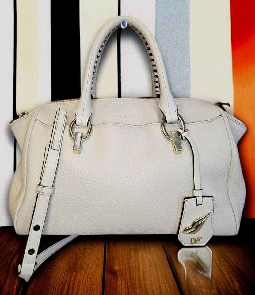 Bolso de mano Diane Von Furstenberg de cuero granulado Sutra de lona en pergamino Foto 2 de 4