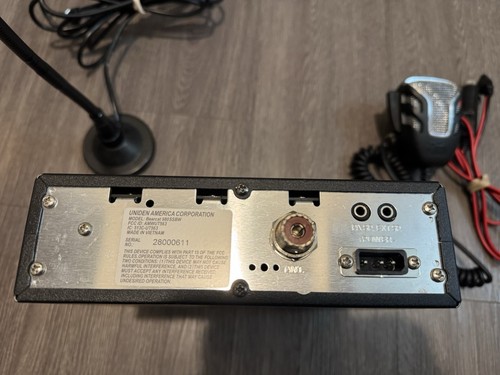 Uniden BEARCAT980SSB 40 Channel CB Radio With Lighter Power Connector - Zdjęcie 10 z 19