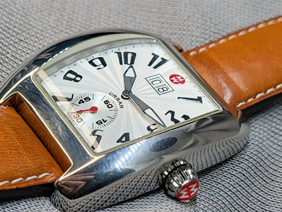 Michele Urban Unisex 71-280 Reloj Suizo Grueso 36mm Tonneau Big Date Correa Marrón Foto 3 de 4