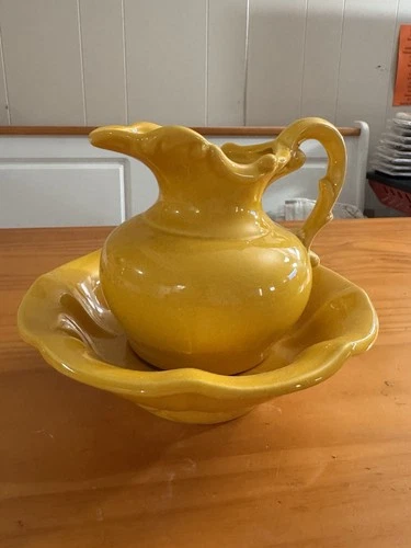 McCoy (?) Pitcher Set