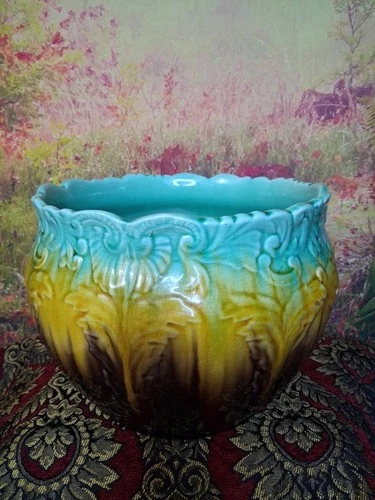 Weller pot early 1900s! Extreaordinary colors! Great shape!