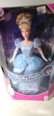 Disney Dazzling Princess Cinderella 2000 W/ Magical Light up