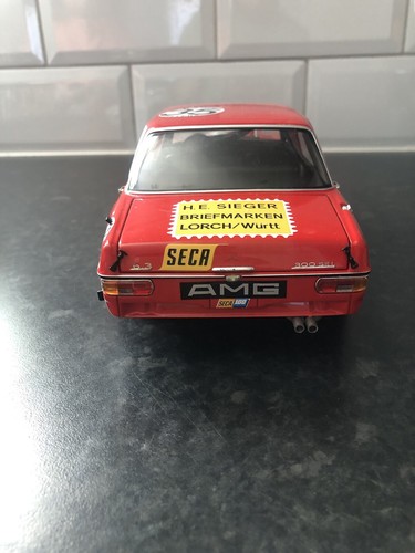 Minichamps 1:18 Mercedes-Benz 300SEL 6.8 - Picture 7 of 8