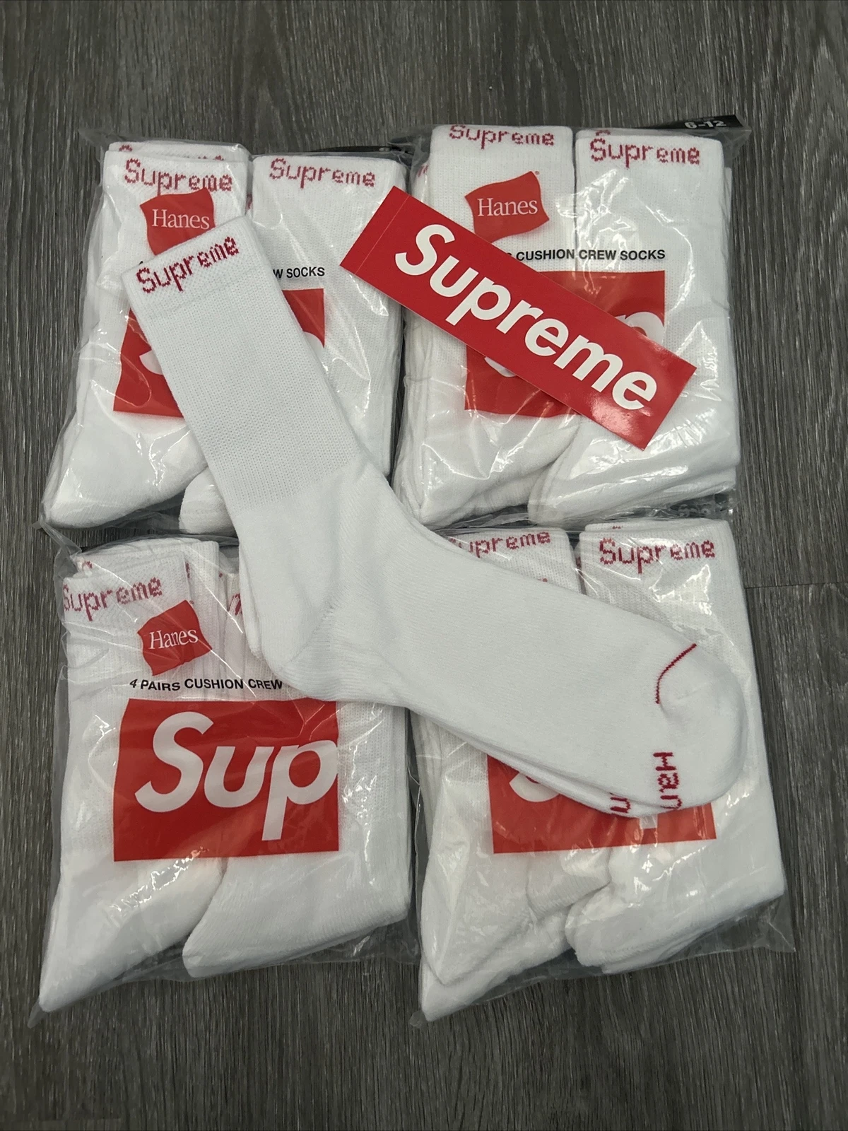 Lot de chaussettes blanches Supreme Hanes 100 % authentiques (simple) plus autocollants Supreme