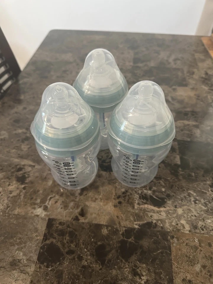 Biberones anticólicos avanzados Tommee Tippee con sensores de calor - 0 m+ 3 (9 fl. oz) Foto 2 de 3