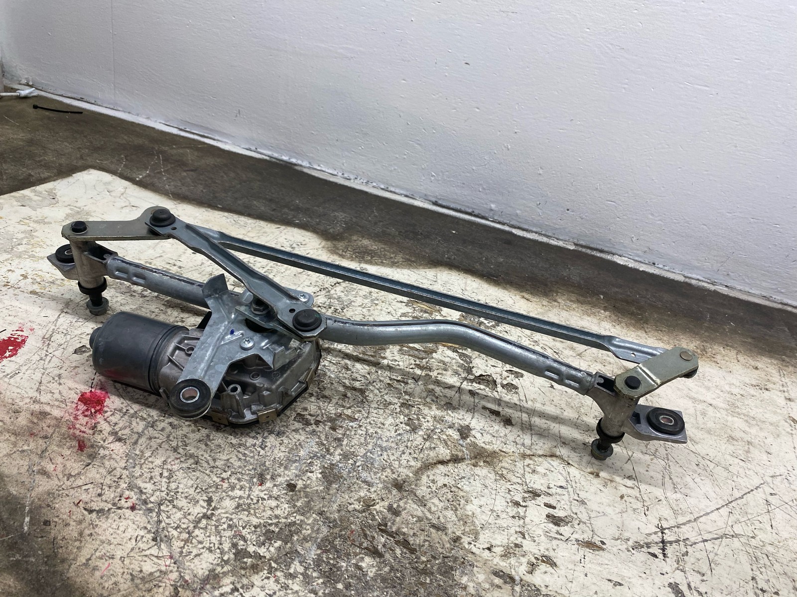 2010-2020 BENTLEY MULSANNE OEM FRONT WINDSHIELD WIPER MOTOR TRANSMISSION LINKAGE