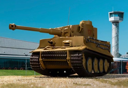 Corgi CC60517 Henschel Sd.Kfz.181 Tiger I sPzAbt 504, Red 131, Tunisia 1943 Ltd - Picture 3 of 7