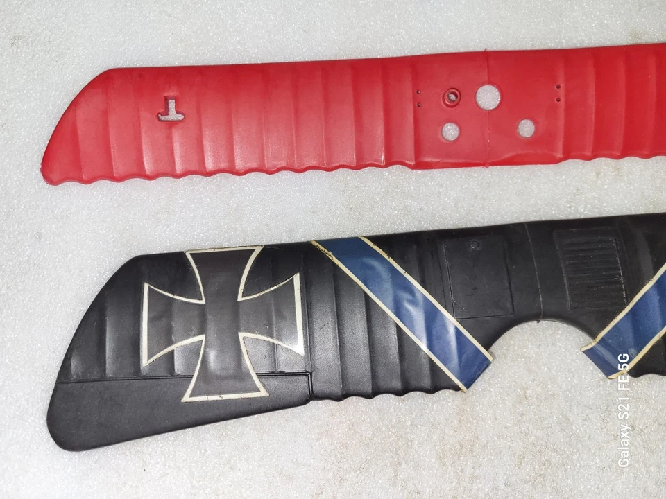 Testors Tether Plane Albatross Upper & Lower Wings with Fuselage Part - Image 2 of 4