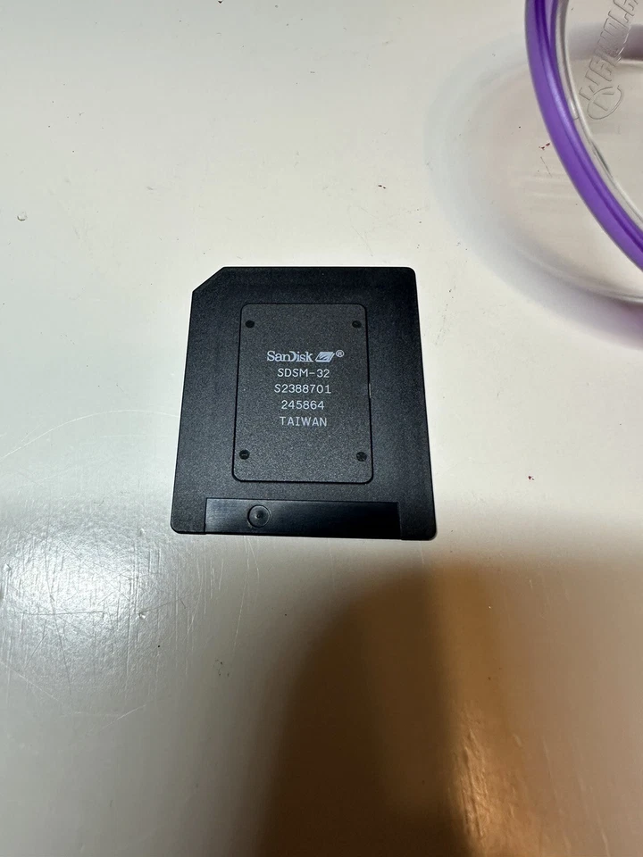 SanDisk SmartMedia ID 32MB SDSM-32 Camera Memory Card With Memorex Case - Image 3 of 3