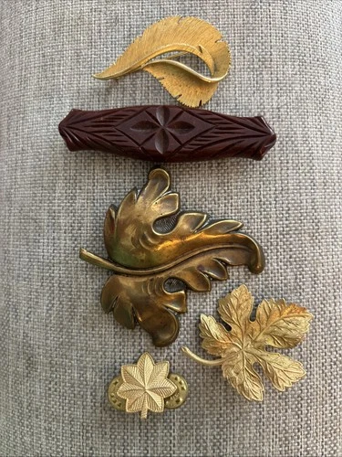 Vintage Brooch Lot Bakelite Bar Pin Sarah Coventry Copper Leaf Pins Jewelry